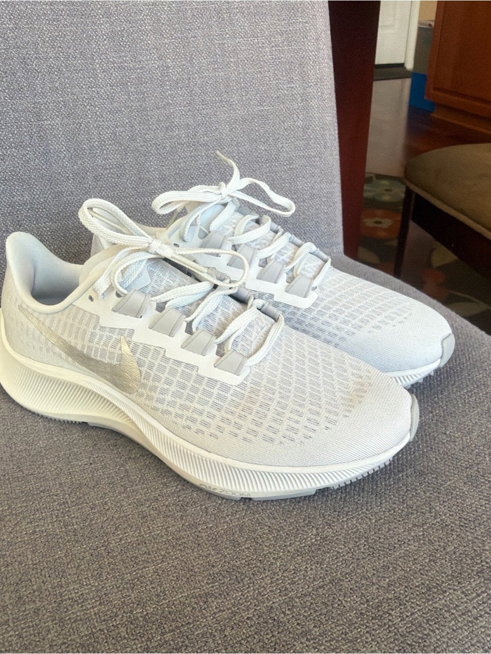 Nike Air Zoom Pegasus 37 Womens Sz 8.5/ Eur40 Gray Metallic Silver BQ9647-009 Ne